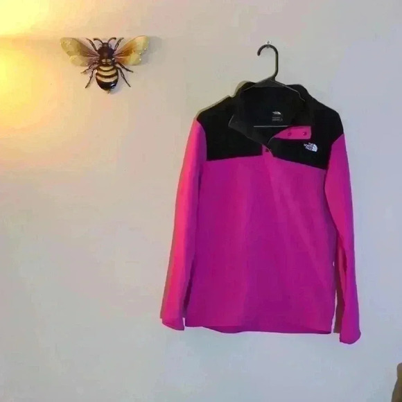 The North Face light weight pull over, pink and black, medium - Picture 1 of 5
